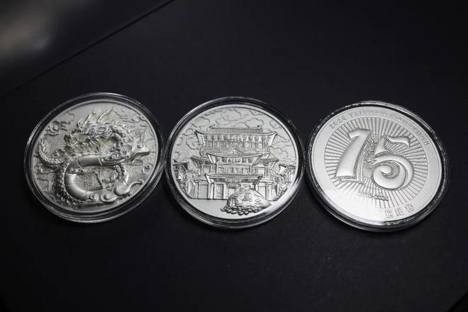 百变！惊艳！2024太马文创实物图来啦！(图8)