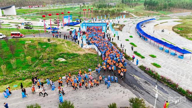 2024m6米乐年西宁甘河城市郊野公园全民健身欢乐跑鸣笛开赛(图5)